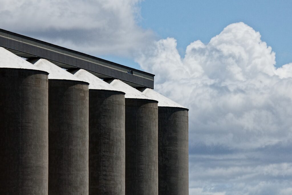 grain silo, corn, storage-420186.jpg